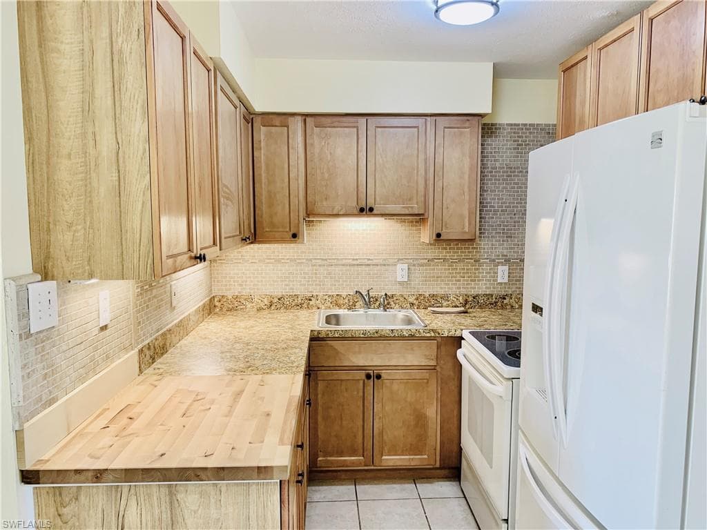 1120 Vineyard ST-5