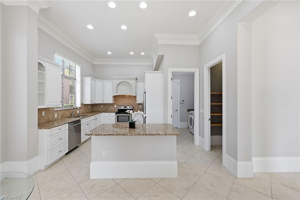 21701 Arenga LN-23