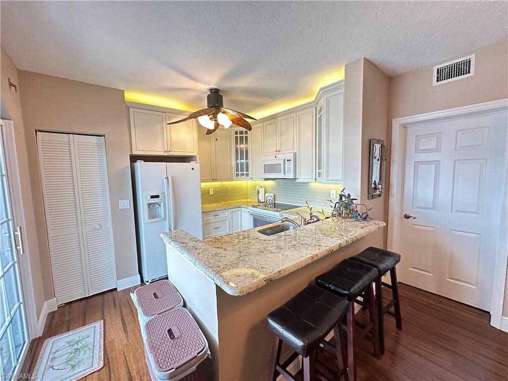 22748 Island Pines WAY 302-6