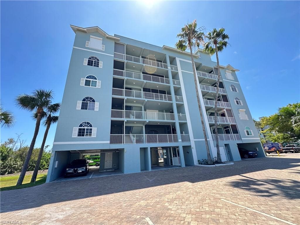 22748 Island Pines WAY 302-2