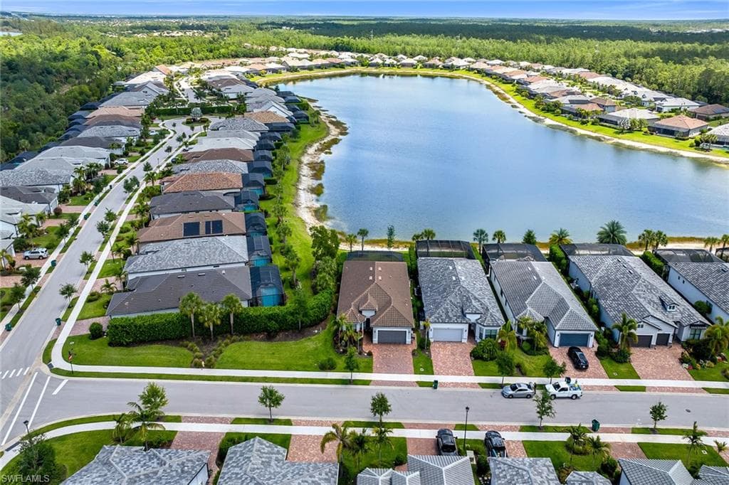 6787 Pennyroyal DR-33