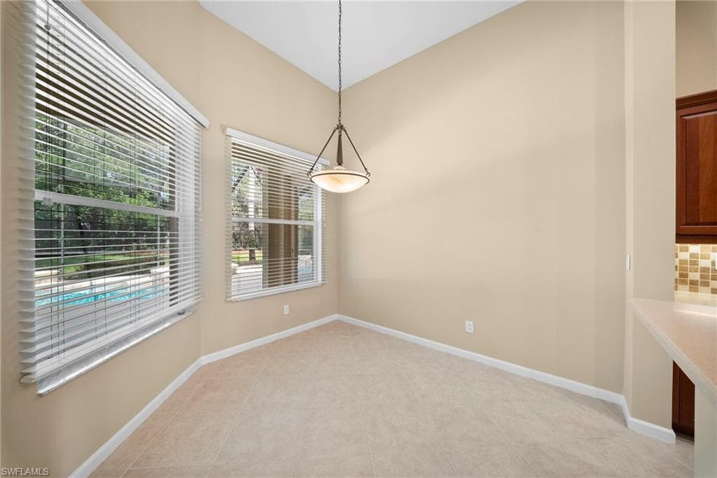 7914 Founders CIR-5