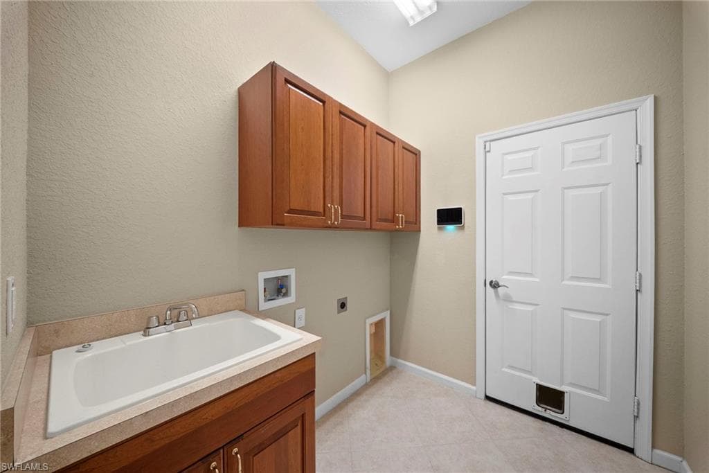 7914 Founders CIR-6