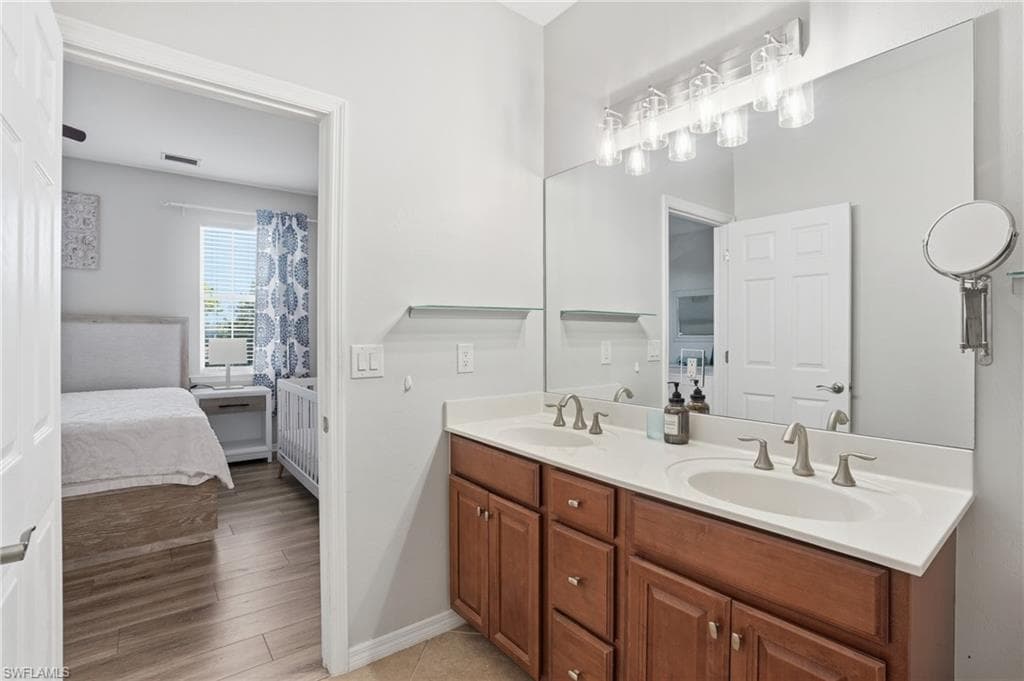 8515 Oakshade CIR 201-20