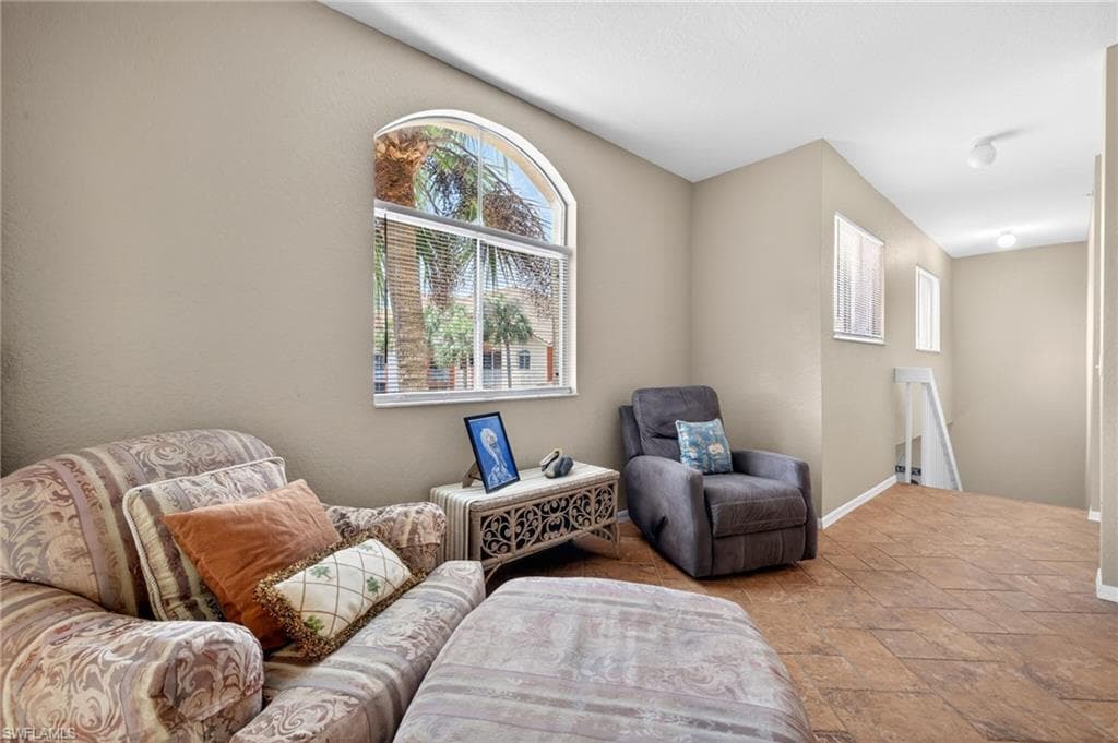 6361 Aragon WAY 202-4