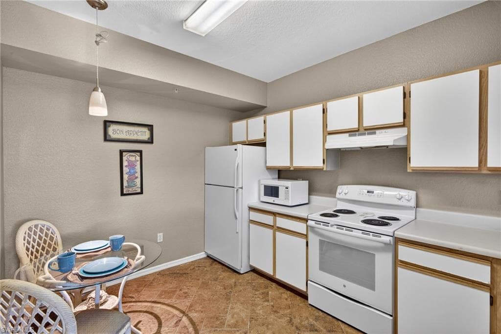 6361 Aragon WAY 202-8