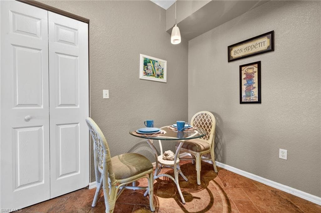 6361 Aragon WAY 202-7