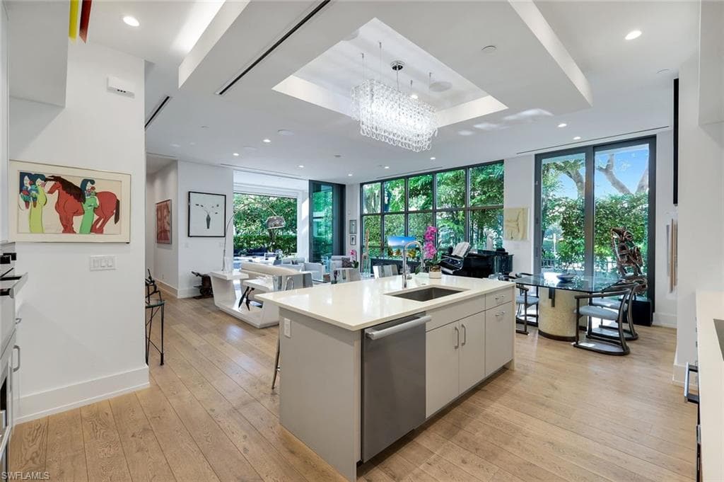 335 Banyan BLVD 4-15