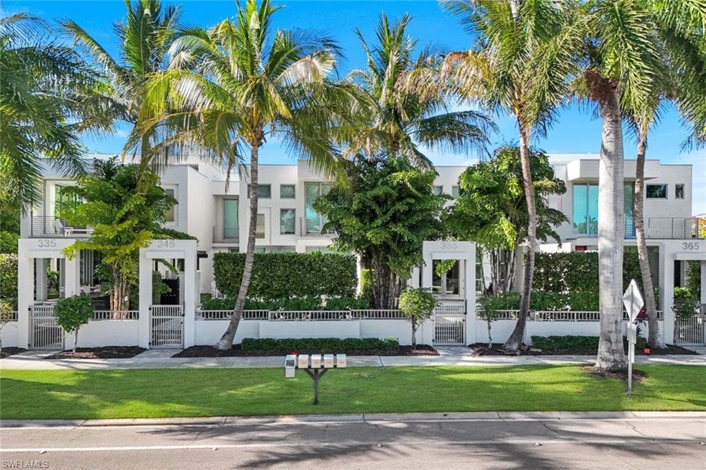 335 Banyan BLVD 4-6