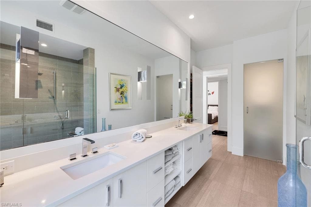 335 Banyan BLVD 4-31