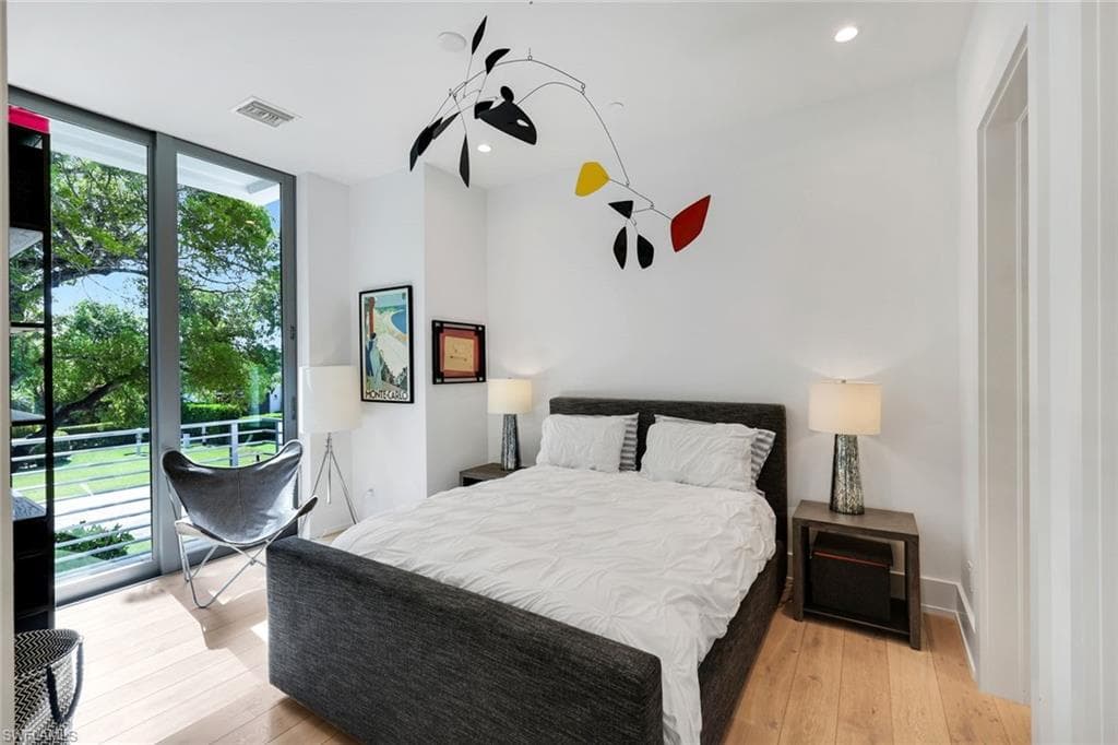 335 Banyan BLVD 4-33