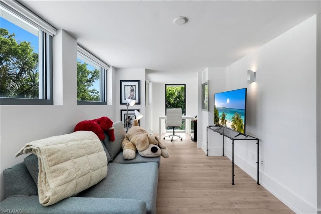 335 Banyan BLVD 4-37
