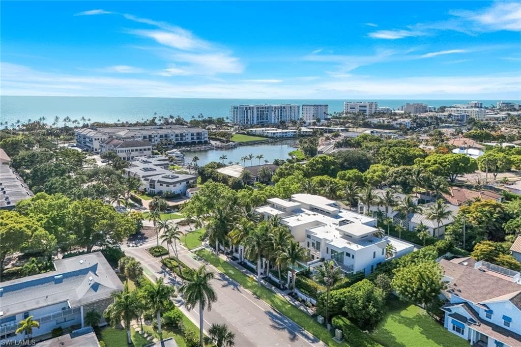 335 Banyan BLVD 4-48