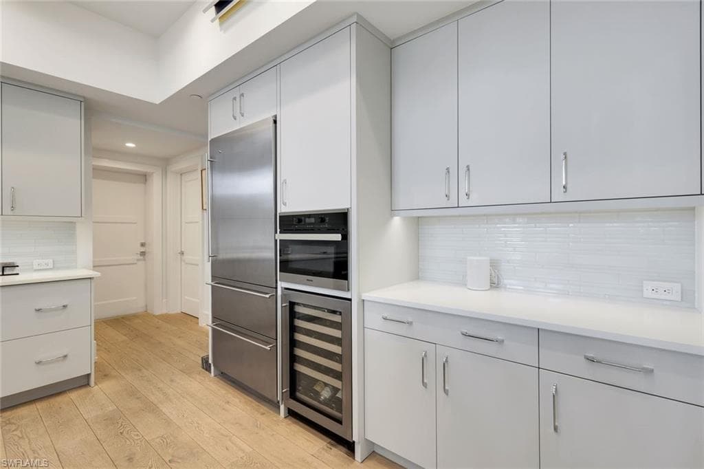 335 Banyan BLVD 4-18