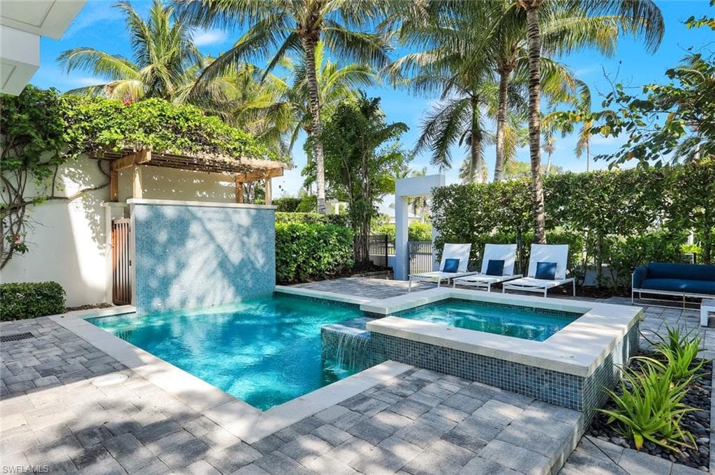 335 Banyan BLVD 4-39