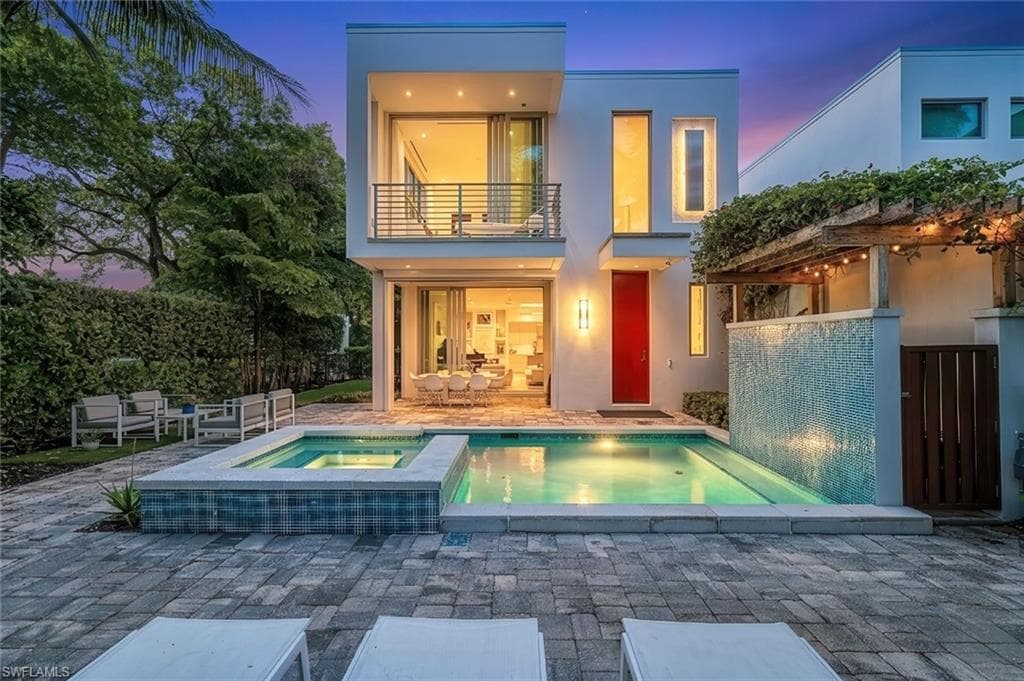 335 Banyan BLVD 4-3