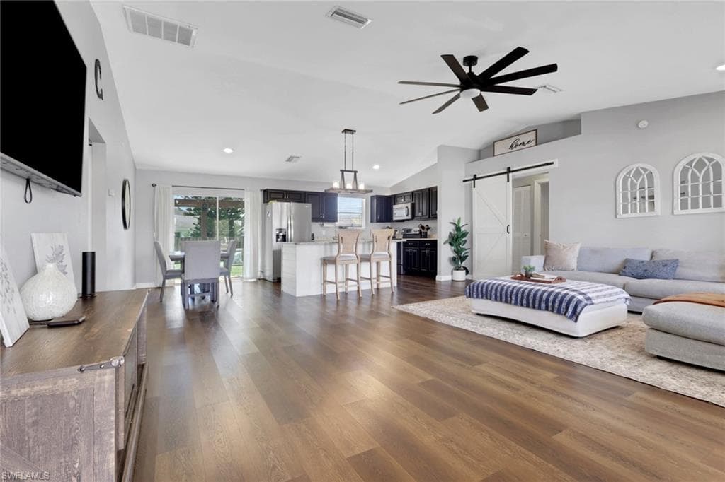 3300 Valencia DR-5