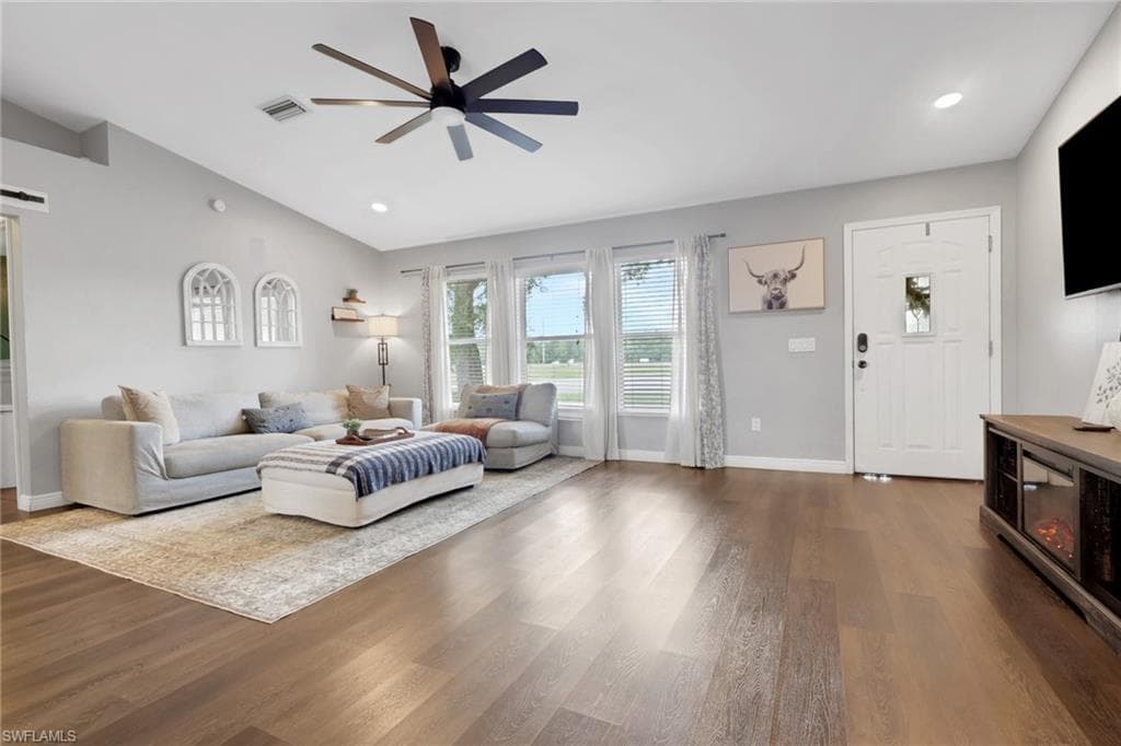 3300 Valencia DR-2