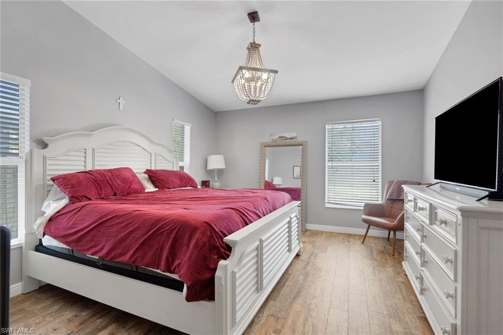3300 Valencia DR-9