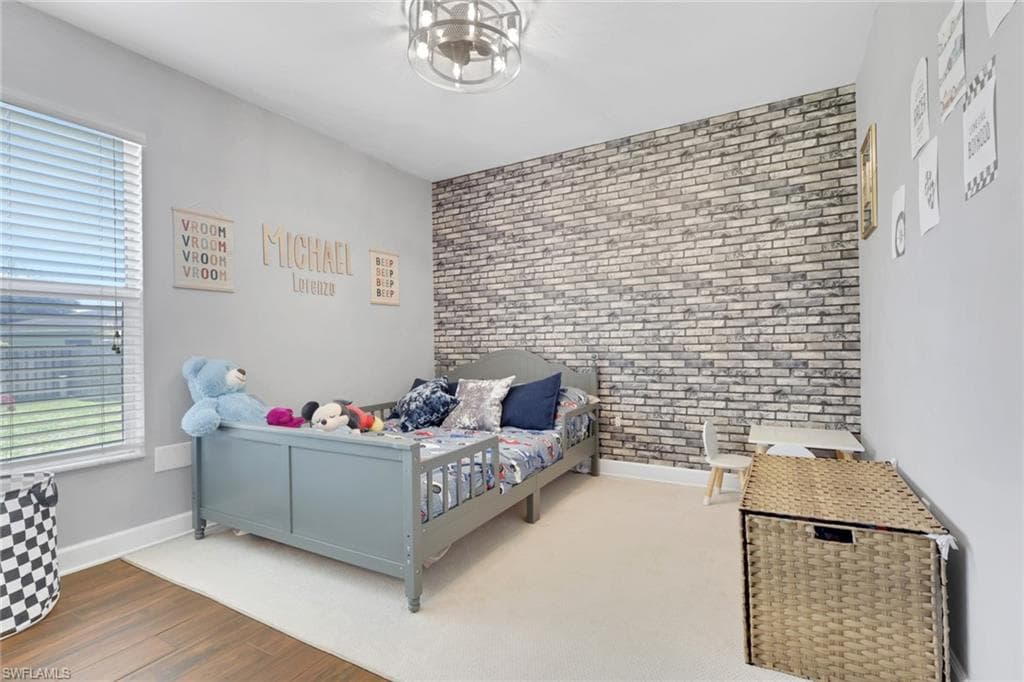 3300 Valencia DR-14