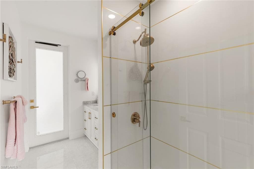 8037 Vera Cruz WAY-31