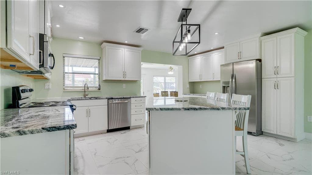 2708 Mangrove ST-16