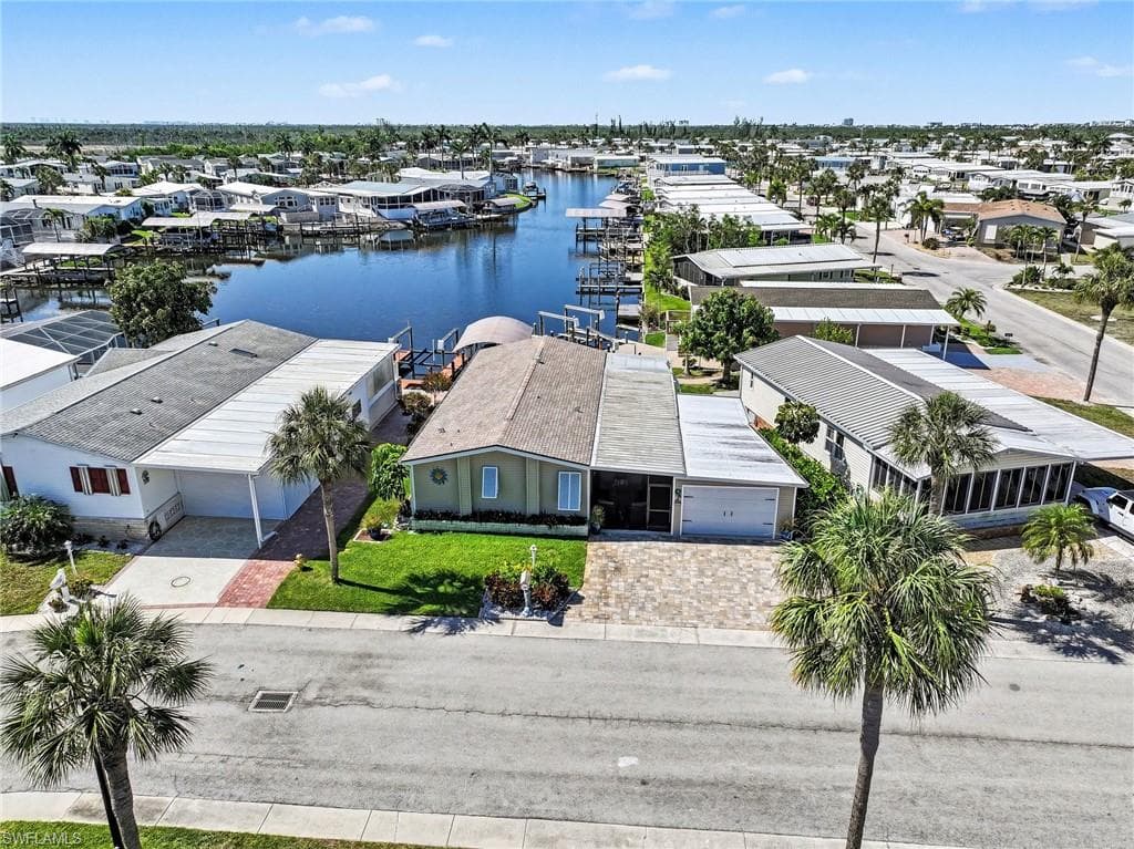 11111 Bayside LN-26