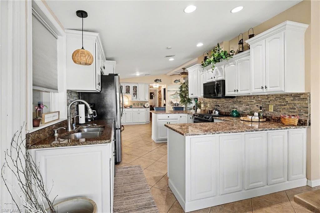 11111 Bayside LN-5