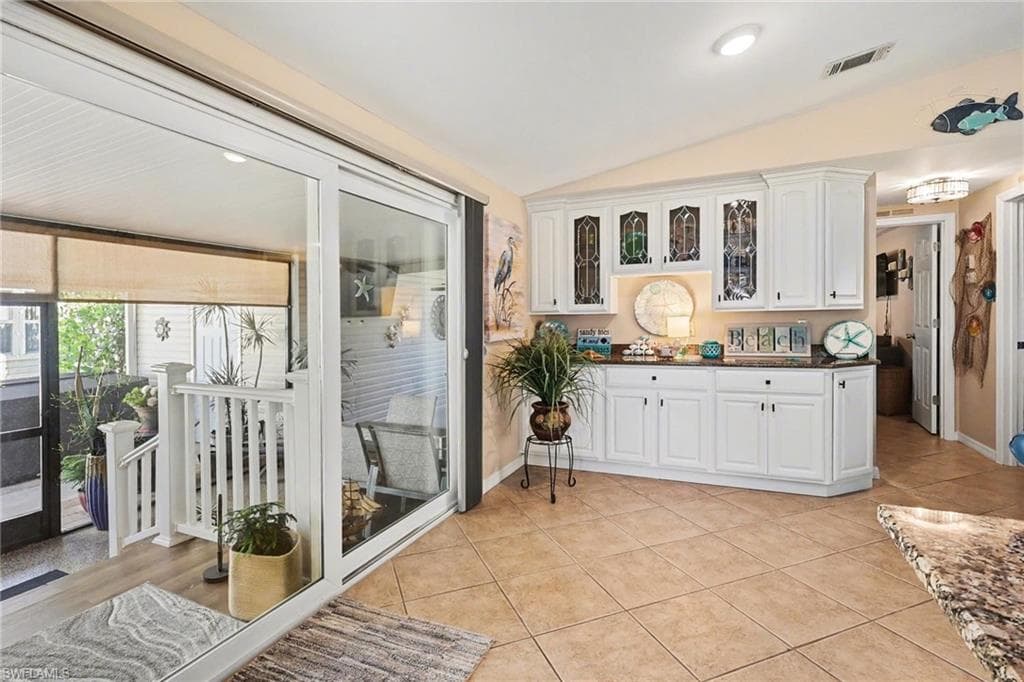 11111 Bayside LN-12