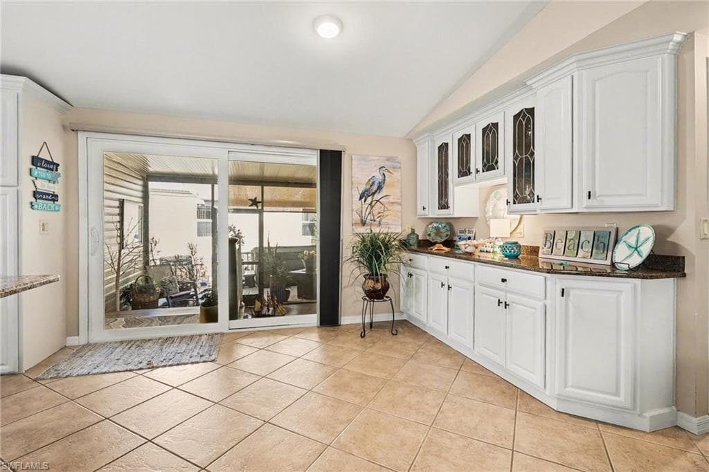 11111 Bayside LN-11