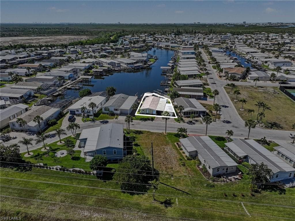 11111 Bayside LN-31