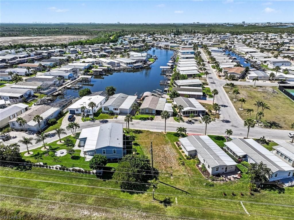 11111 Bayside LN-27