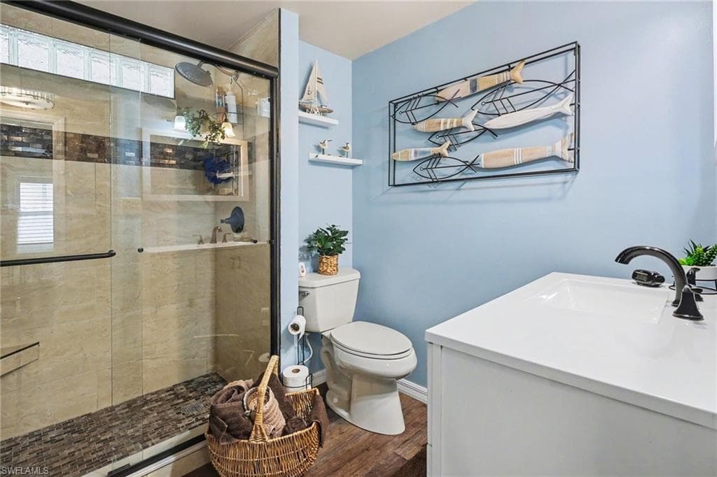 11111 Bayside LN-19