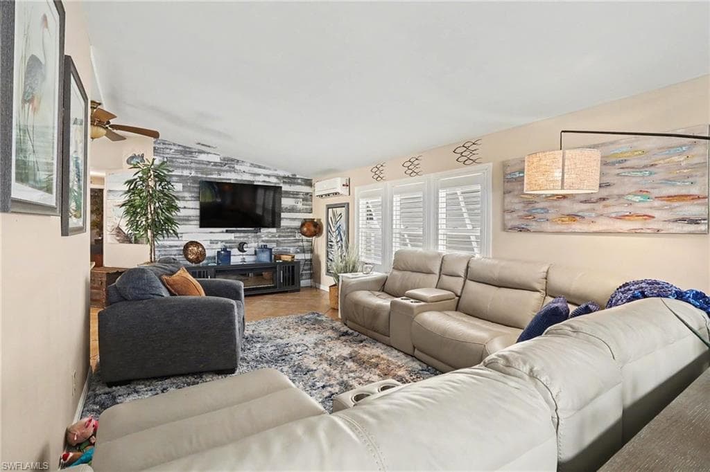 11111 Bayside LN-8