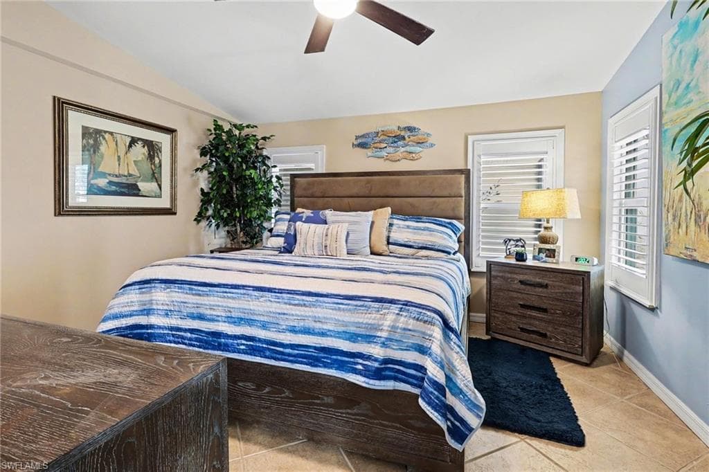 11111 Bayside LN-17