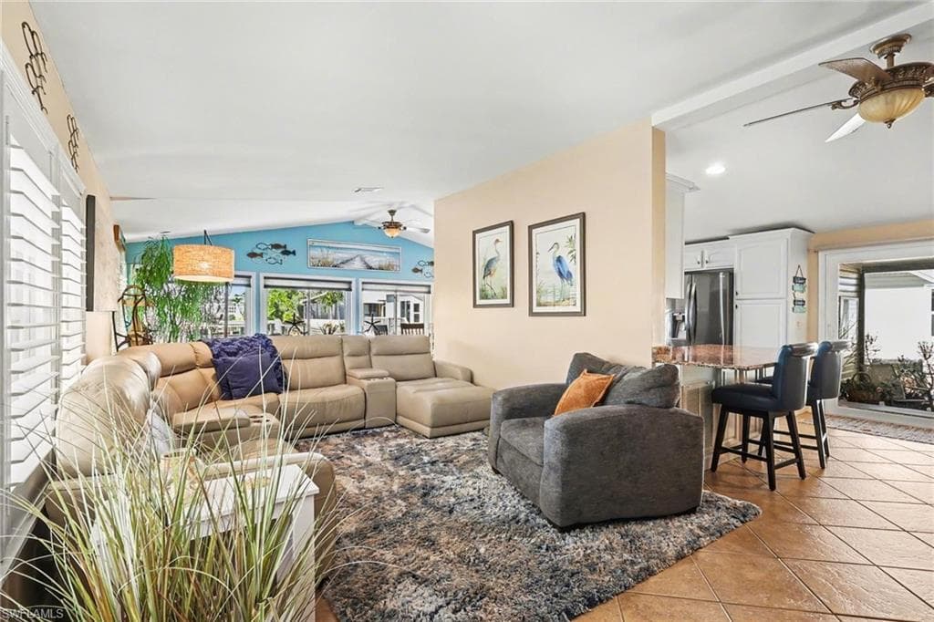11111 Bayside LN-10