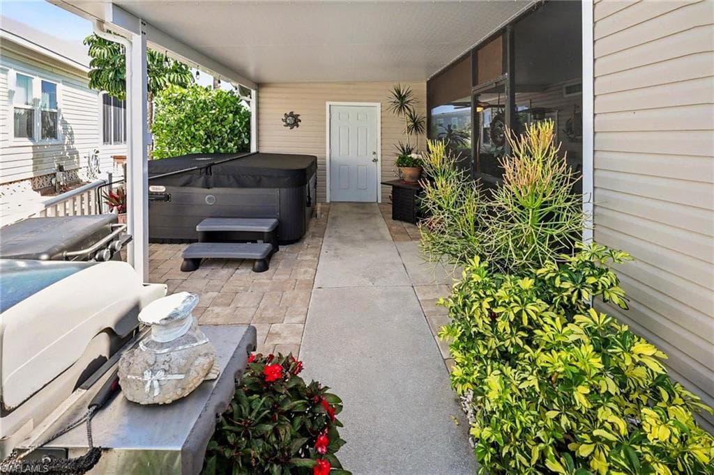 11111 Bayside LN-20