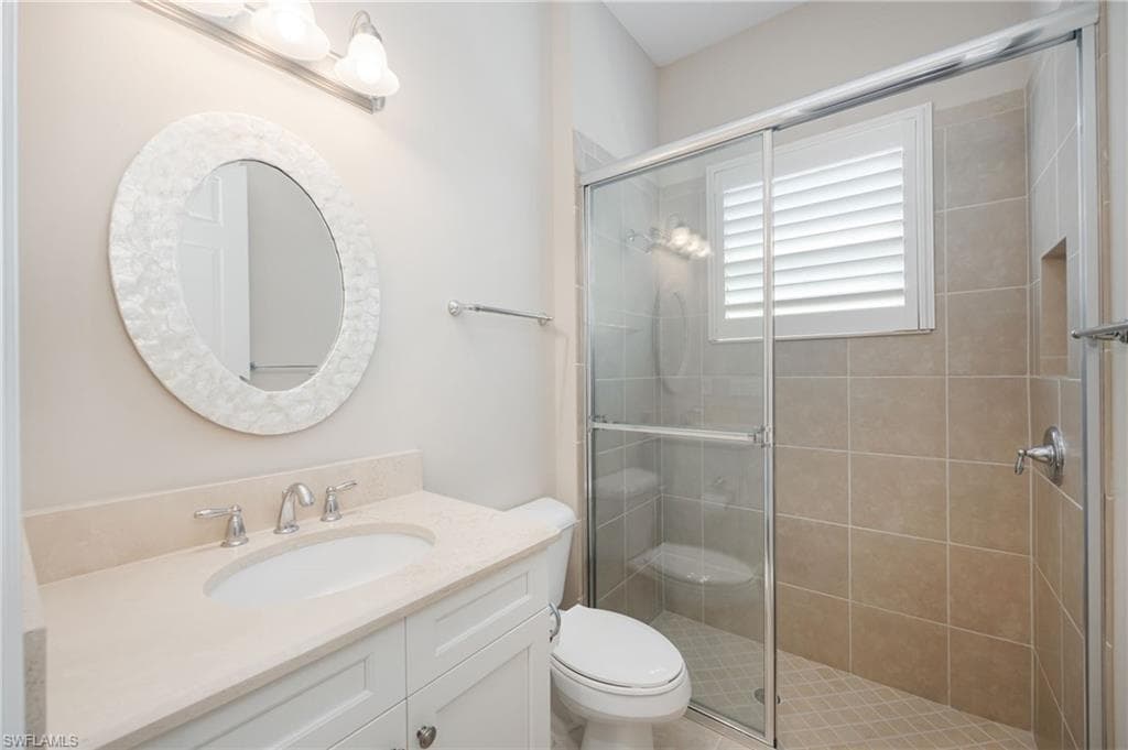 13736 Luna DR-16