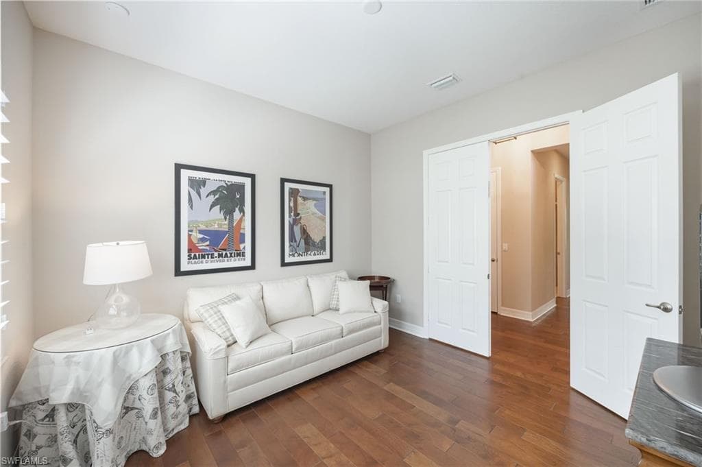 13736 Luna DR-19