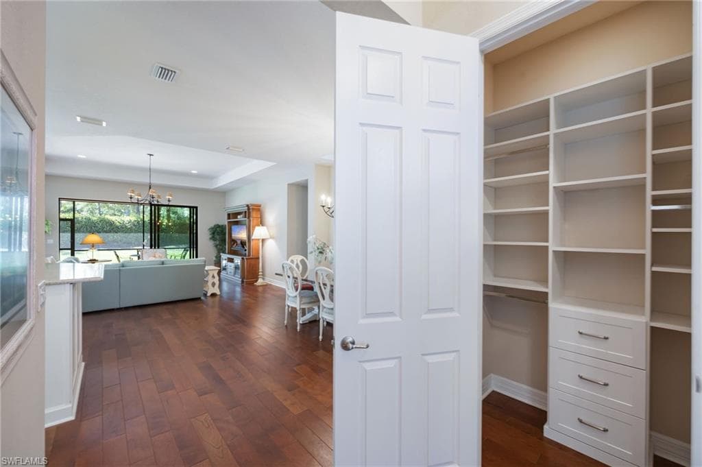 13736 Luna DR-7