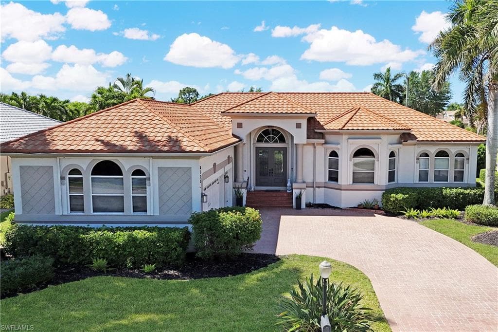 8723 S Lake CIR-1