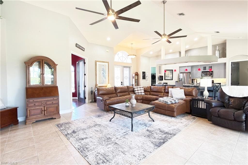 8723 S Lake CIR-5