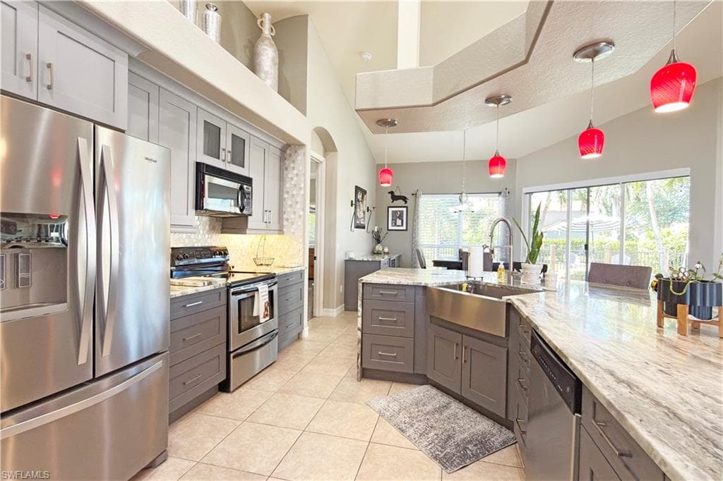 8723 S Lake CIR-6
