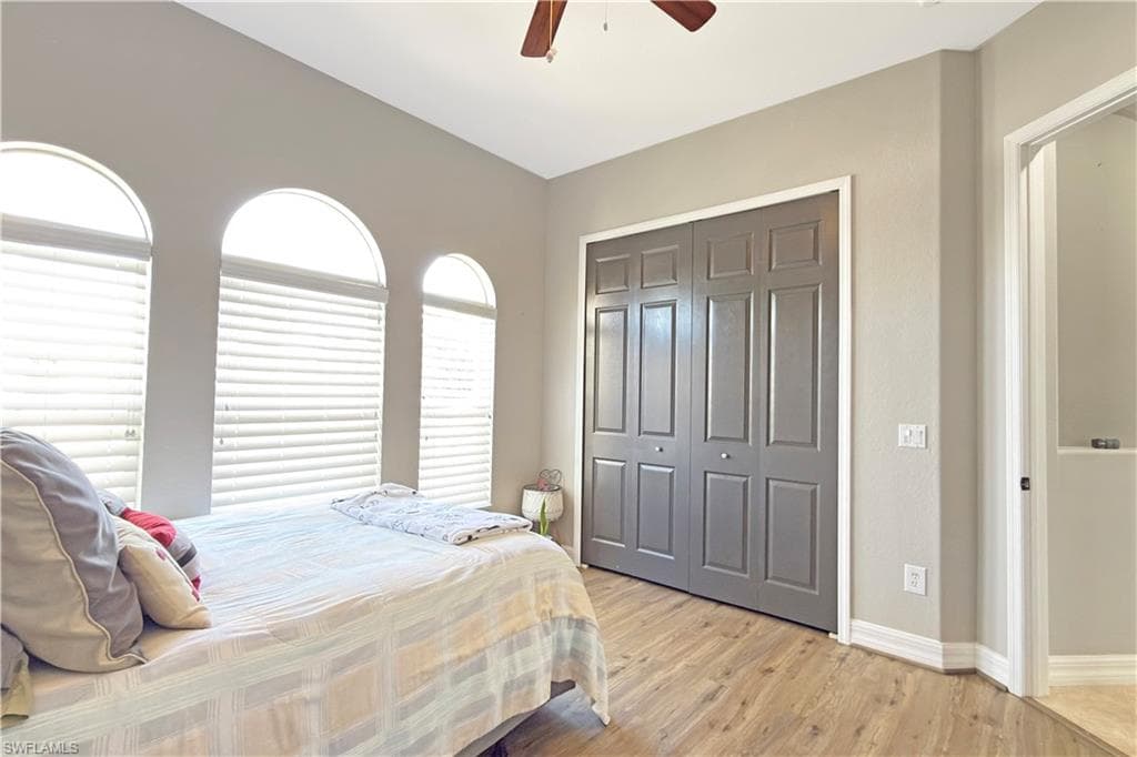 8723 S Lake CIR-23