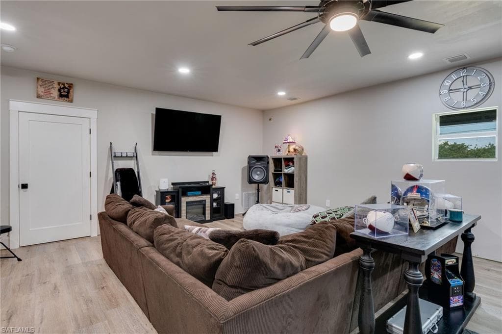 3440 Trail Dairy CIR-32