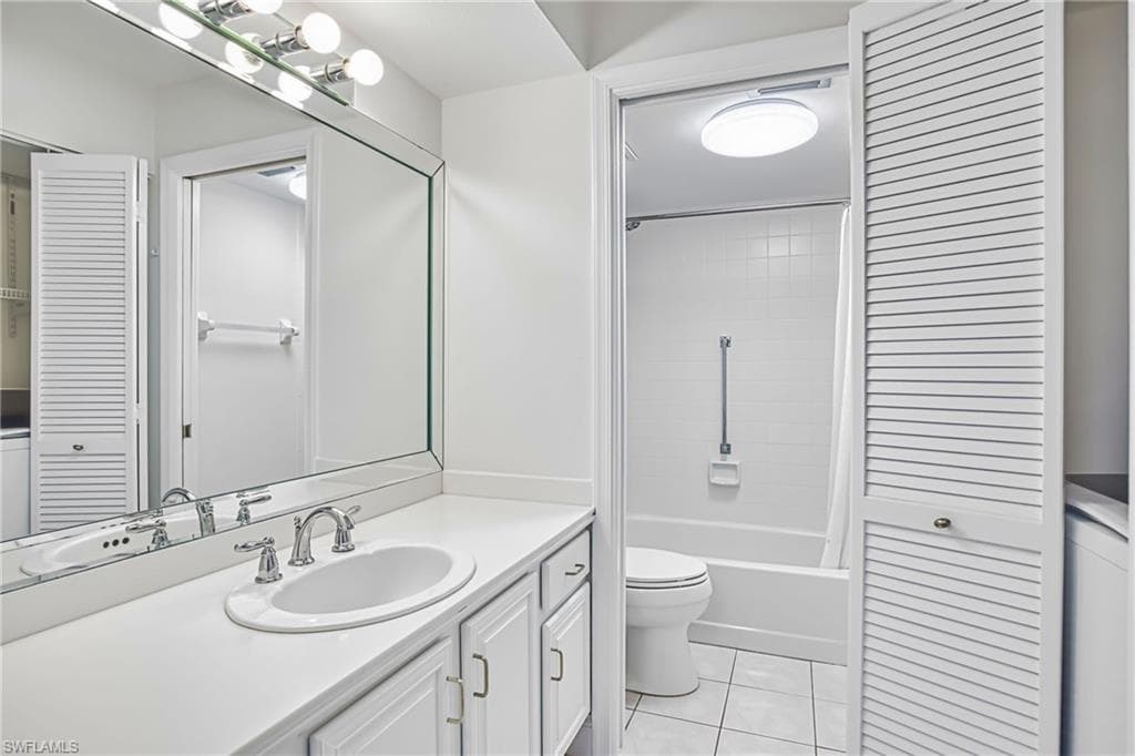 7430 Lake Breeze DR 203-25