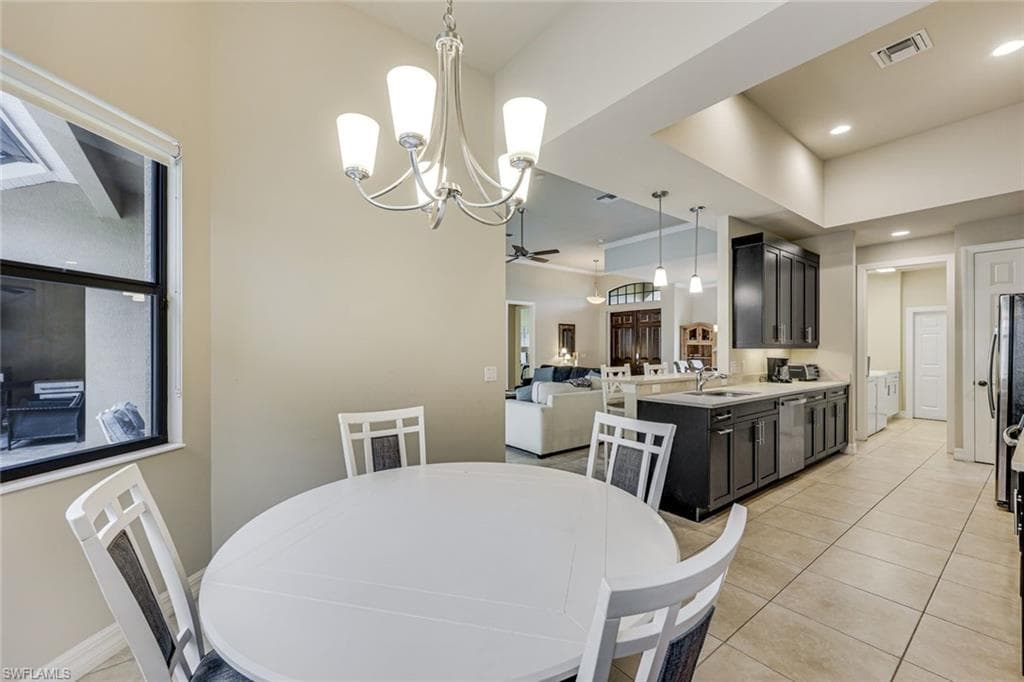 1221 Briarwood CT-5
