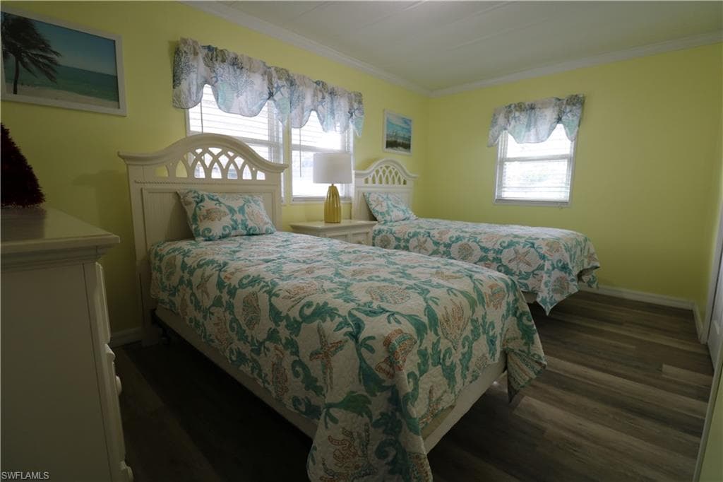 116 Coachlight DR-16