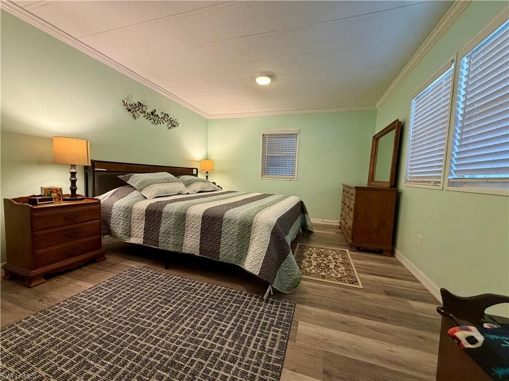 116 Coachlight DR-25