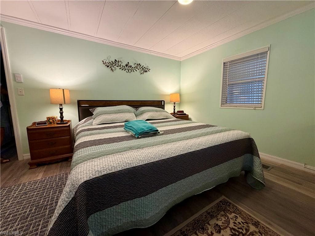 116 Coachlight DR-21